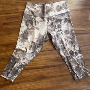 Lululemon light purple tie dye legging